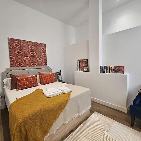 The Gabriels Con Terraza Apartment Madrid Bagian luar foto