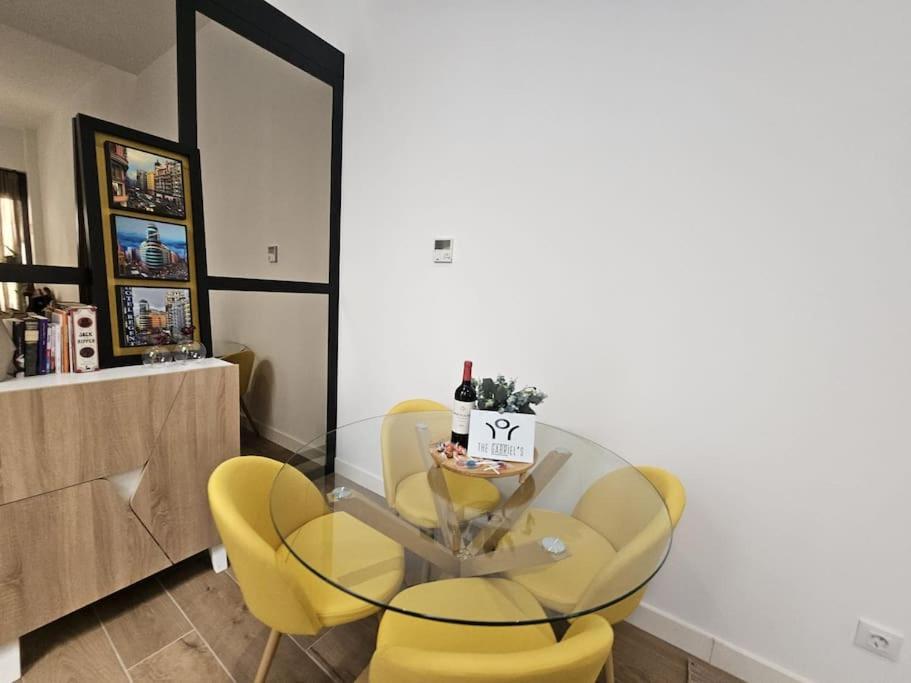 The Gabriels Con Terraza Apartment Madrid Bagian luar foto