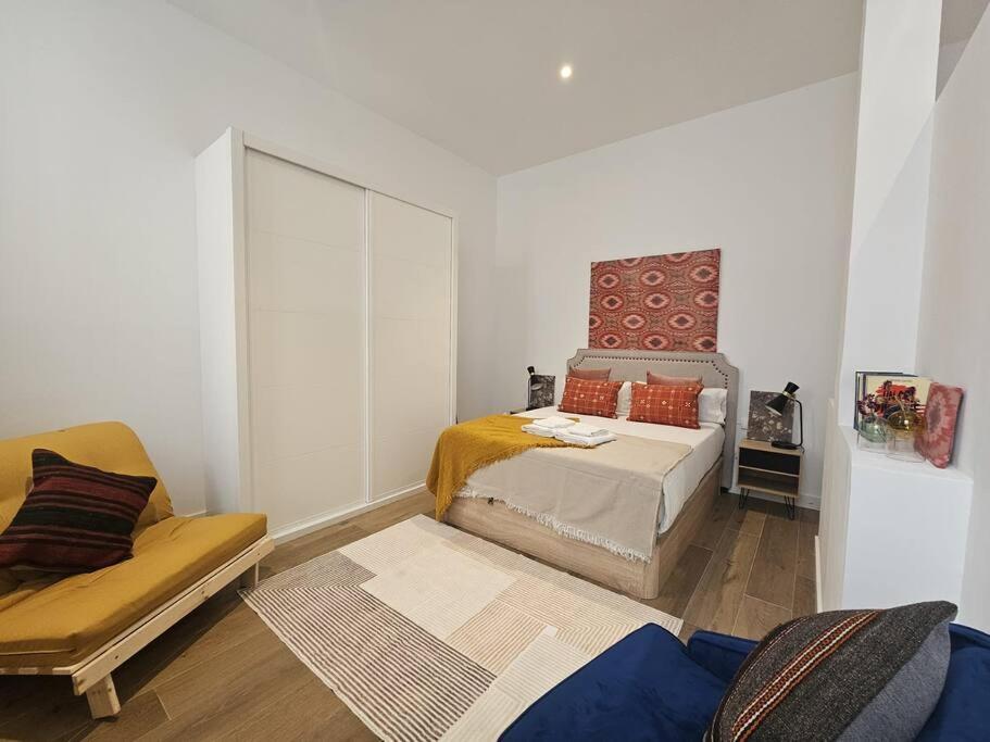 The Gabriels Con Terraza Apartment Madrid Bagian luar foto