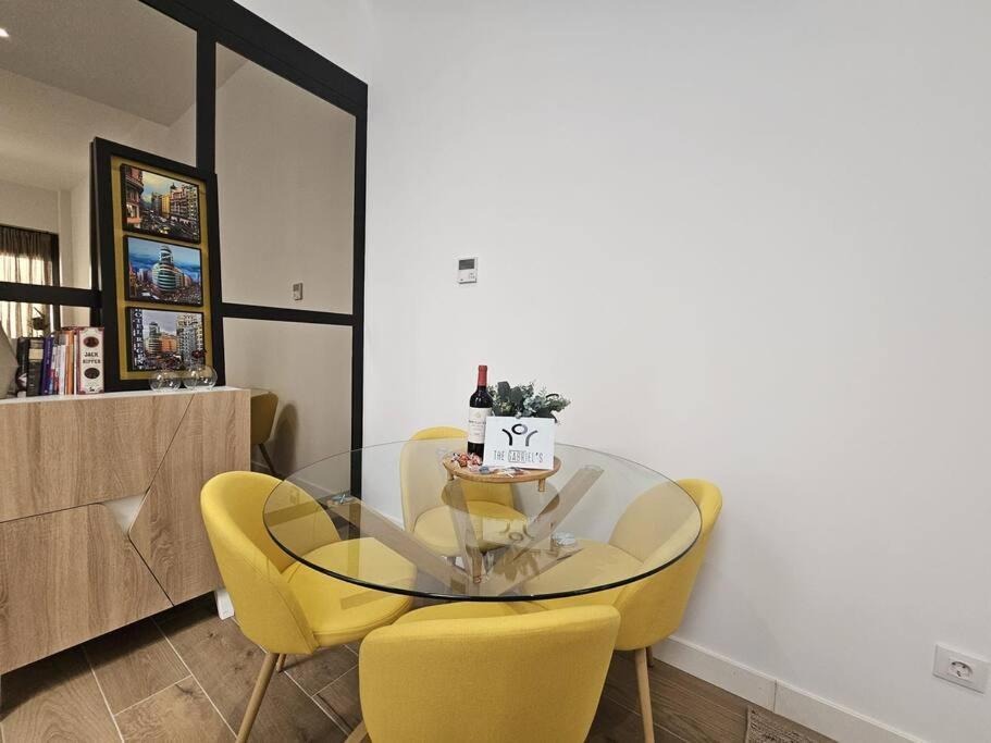 The Gabriels Con Terraza Apartment Madrid Bagian luar foto